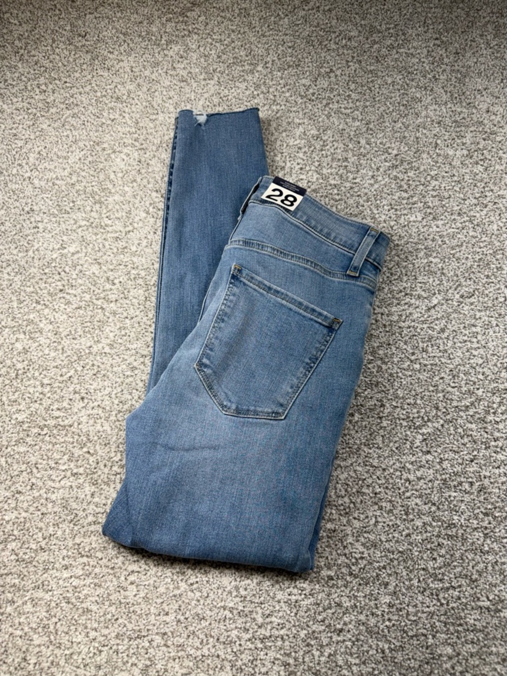 NWT Women's GAP Medium Wash Blue Universal High-Rise Distressed Jegging Sz 28x28